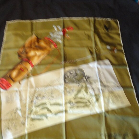Silk Scarf , Vintage Gleneagles Hotel Golf Course Excellent Condition 30 x 30 - Picture 3 of 12
